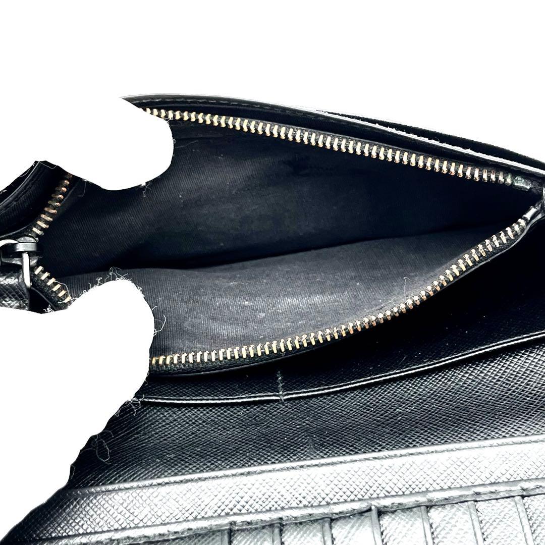 PRADA 二つ折り　長財布　メタルロゴ　サフィアーノレザー　ブラック
