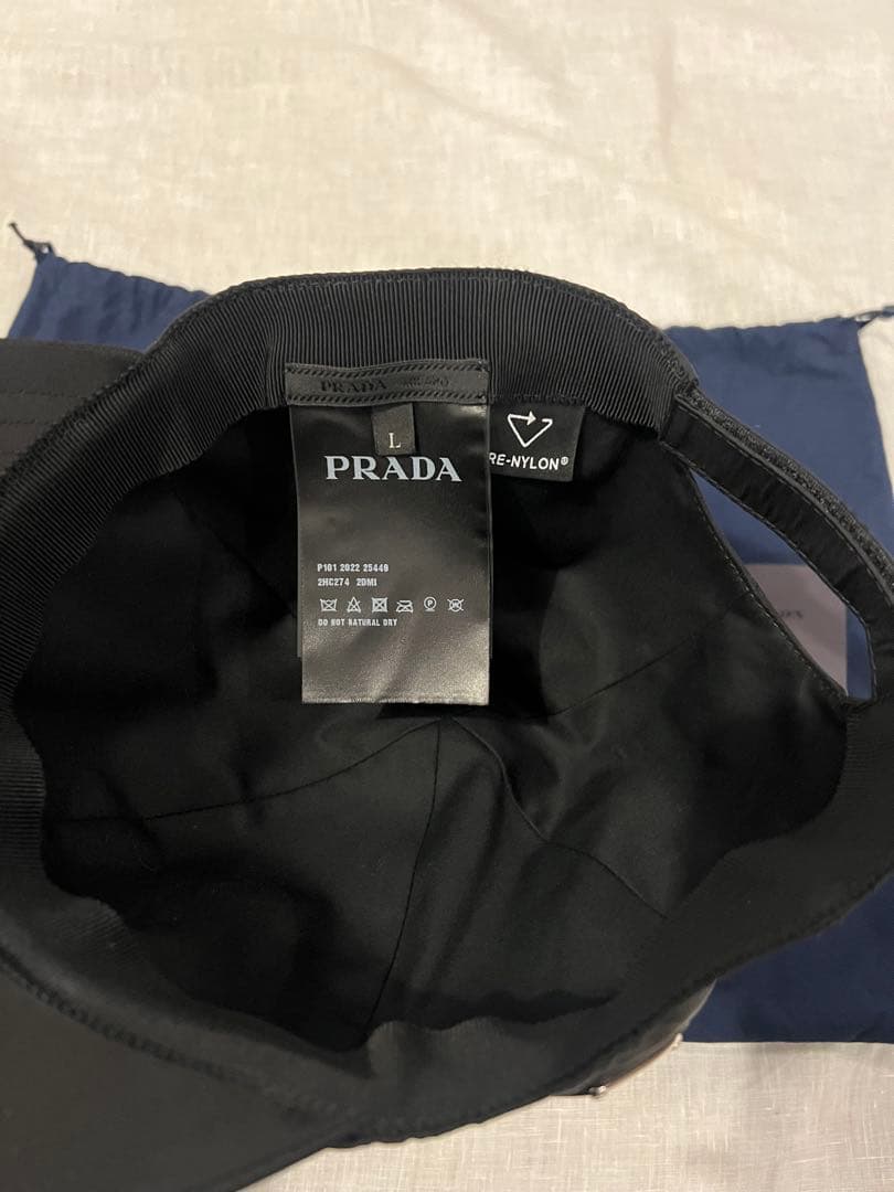 PRADA ブラック ベースボールキャップ L