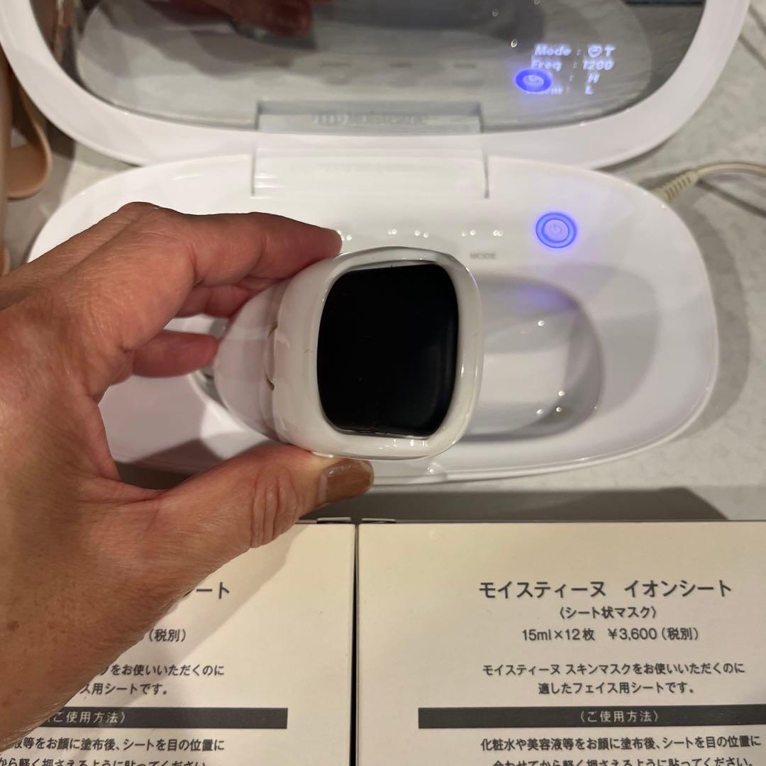 タイムサービス【美品】モイスティーヌ　美顔器、フェイスマスク、イオンシートセット