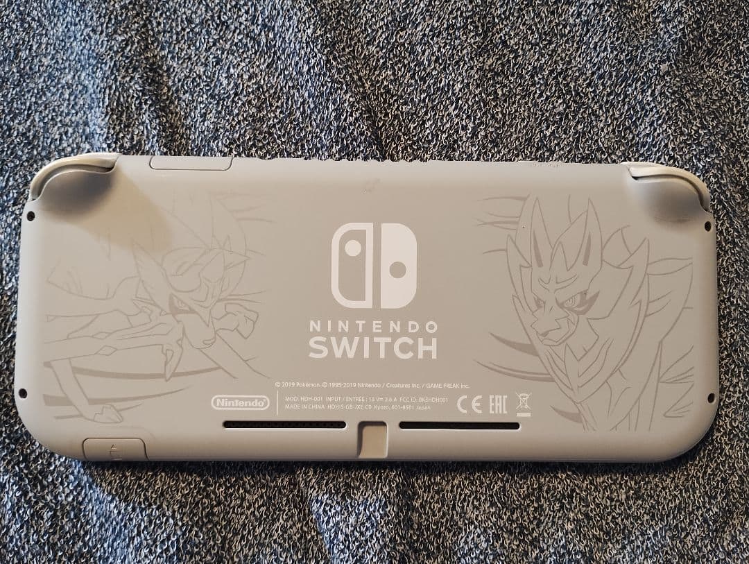 Nintendo Switch Lite 剣盾モデル