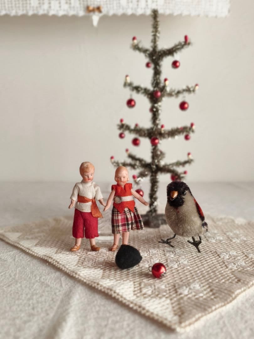 【✳︎toto✳︎さま】antique dolls ❀ 帽子もついた２人のセット