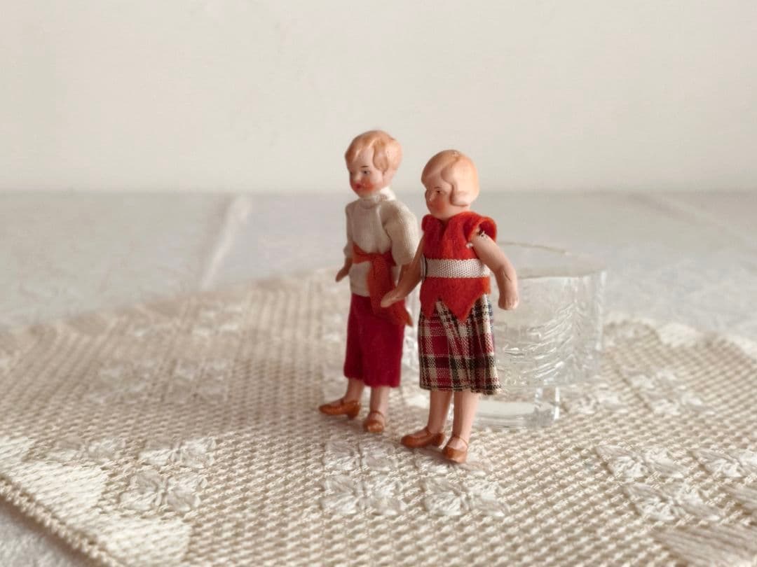 【✳︎toto✳︎さま】antique dolls ❀ 帽子もついた２人のセット
