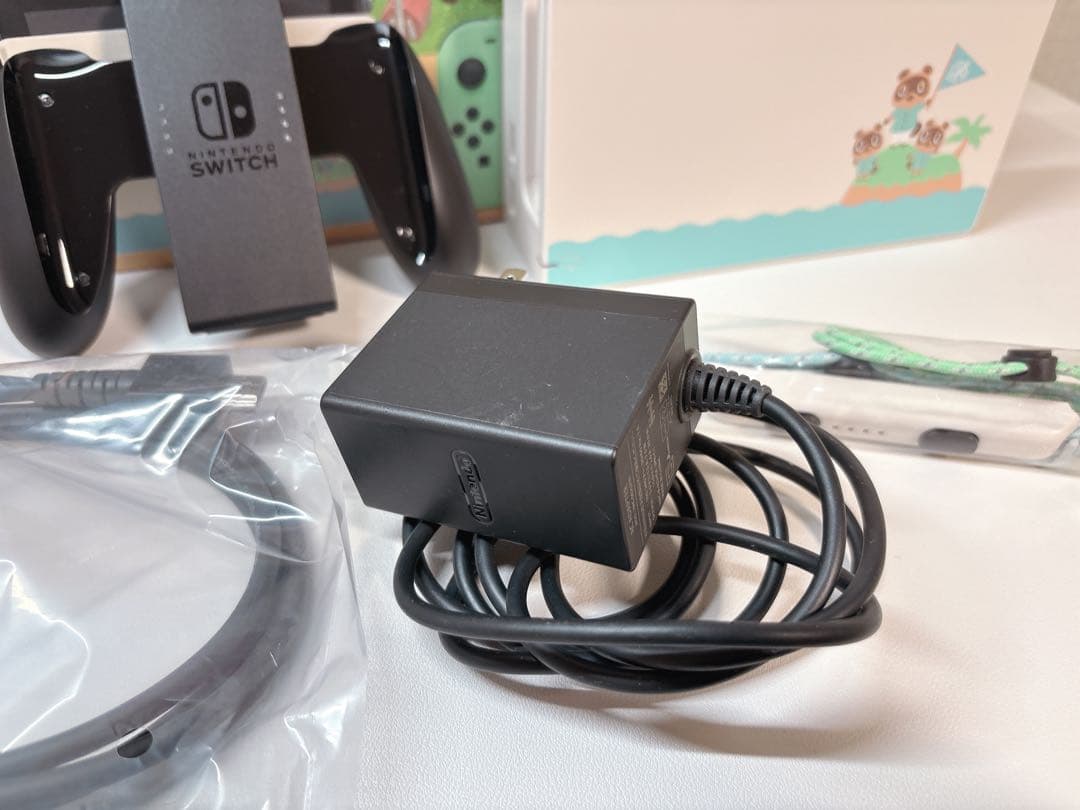 ほぼ未使用 Nintendo Switch あつまれ どうぶつの森 本体、ケース