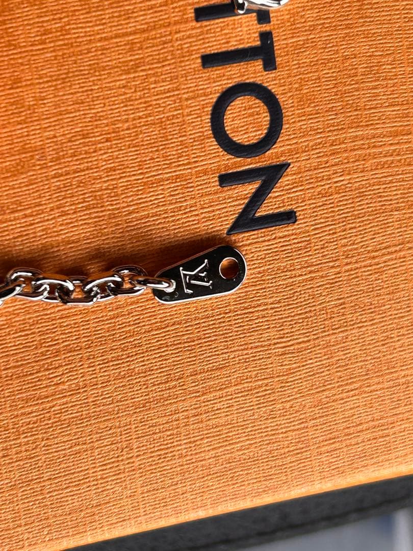 LOUIS VUITTON チェーンネックレス