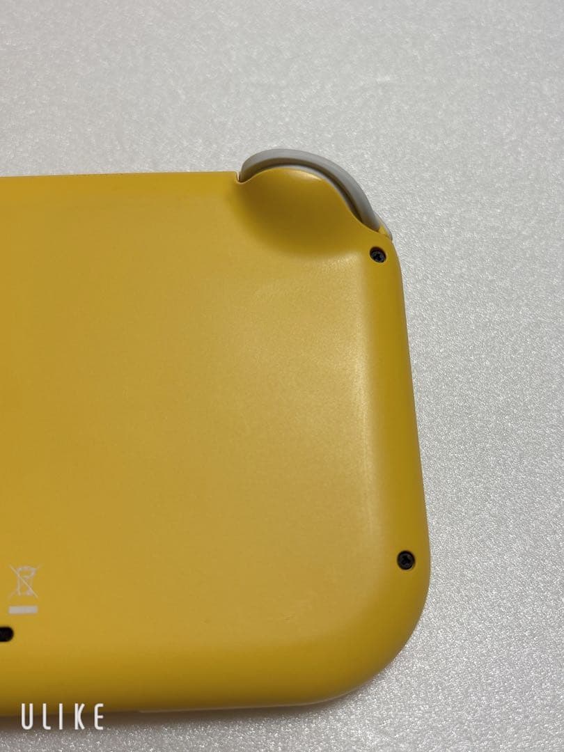 Nintendo Switch Lite イエロー 充電器付き 美品♥️