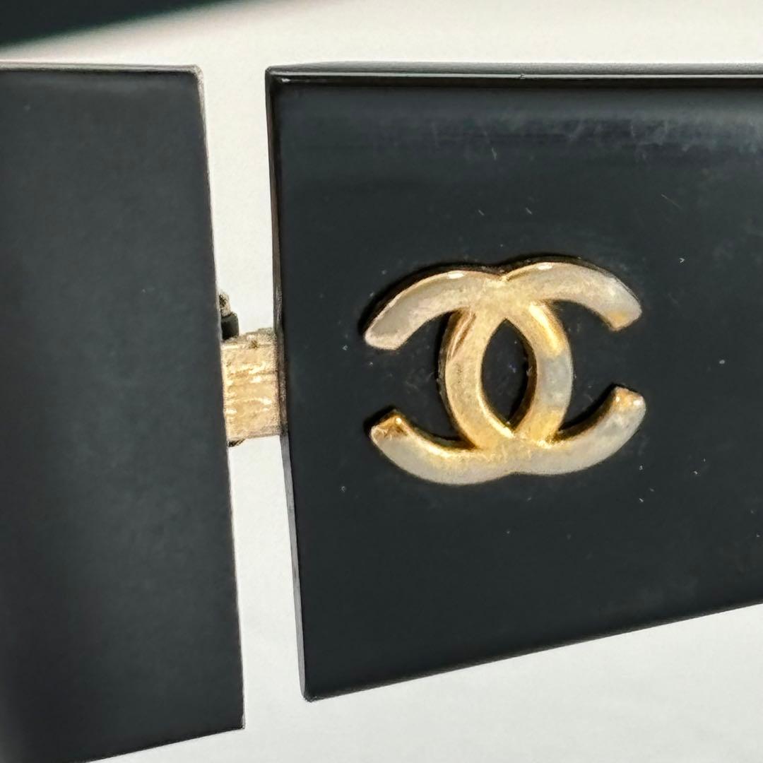 【ショー】CHANEL オーバル型サングラス ブラック
