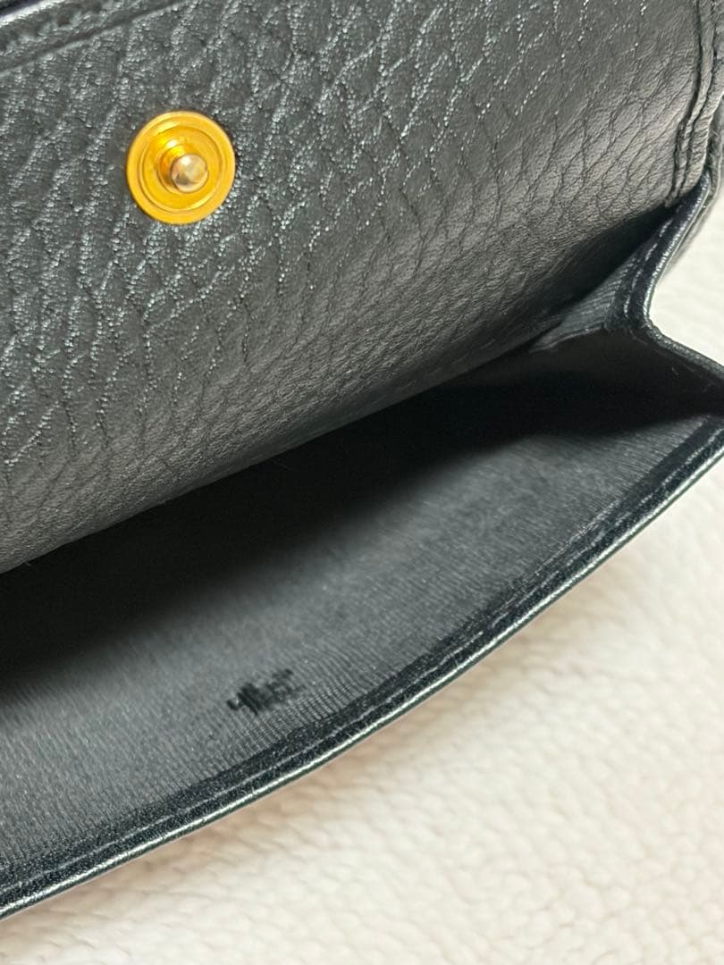 PRADA二つ折り財布