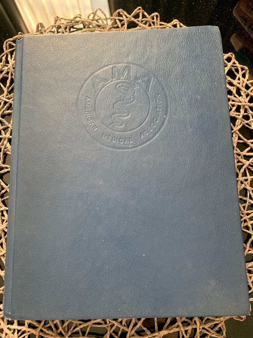 FAMILY MEDICAL GUIDE ハードカバー　洋書