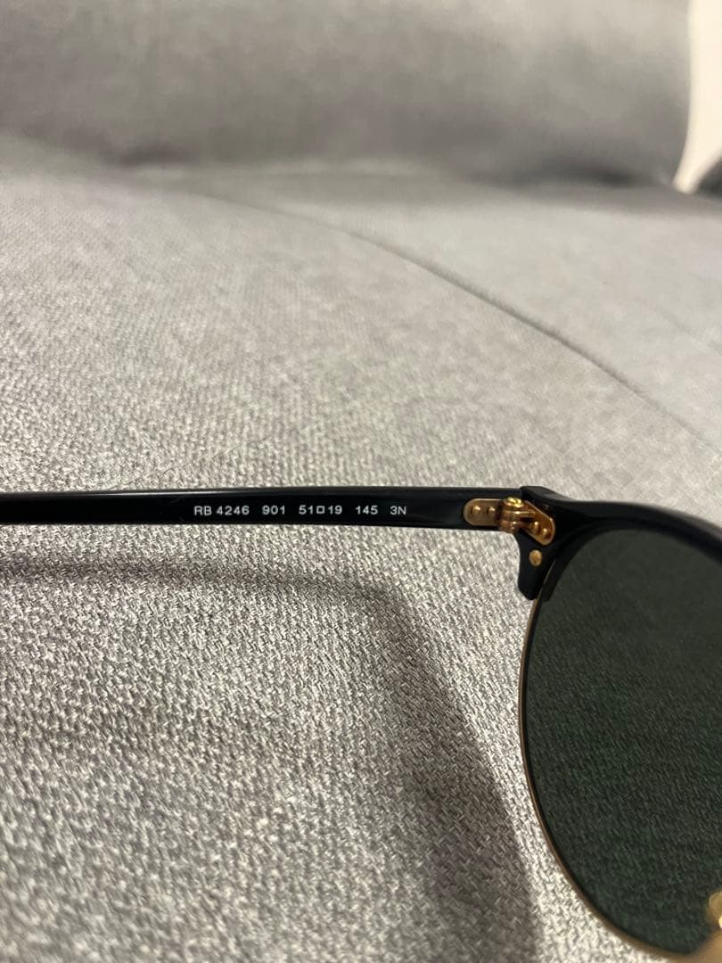 Ray-Ban RB 4246 サングラス ブラック