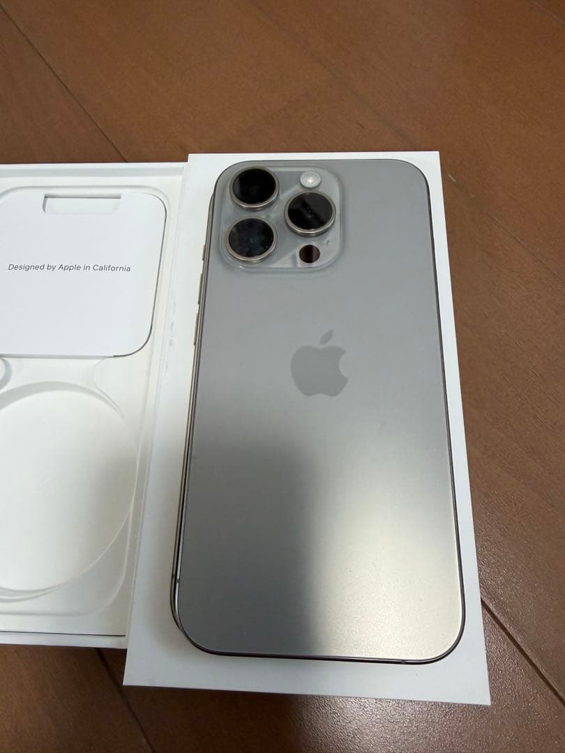 Apple iPhone 15 Pro シルバー 本体