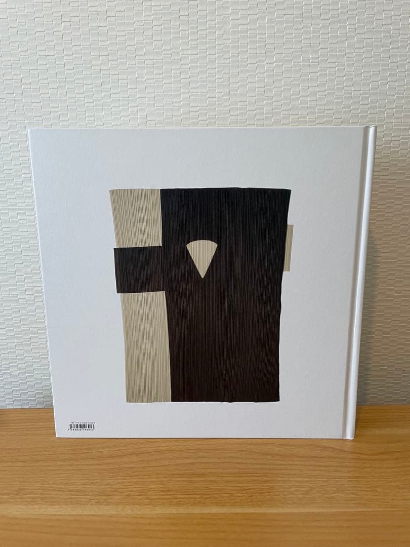 『ISSEY MIYAKE 三宅一生』増補改訂版