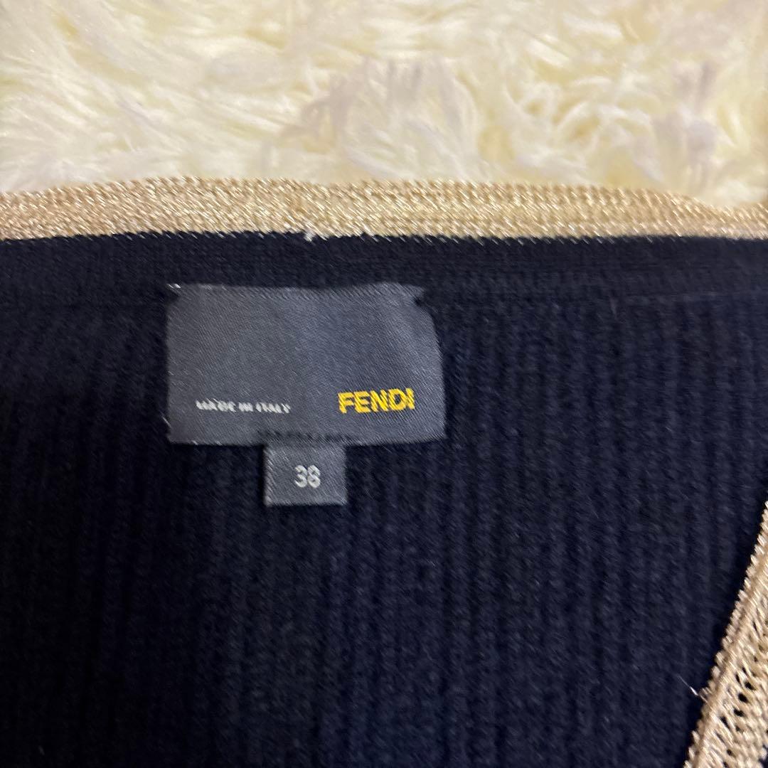 FENDIカーディガン