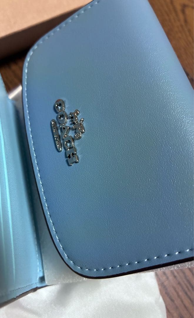 新品　COACH 三つ折り財布 青/ベージュ