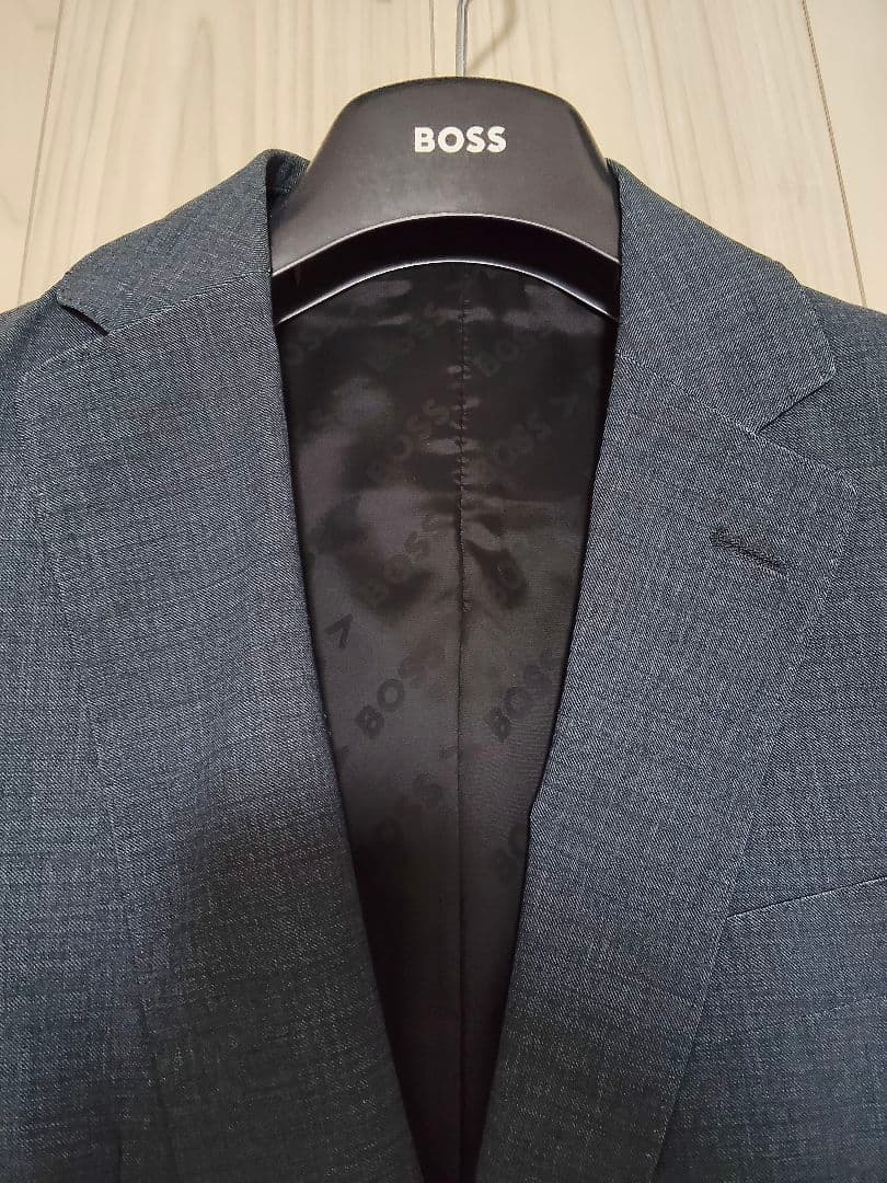 げ*す様 美品　HUGO BOSS ジャケット performance パフォー