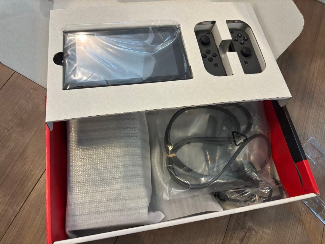 【美品】Nintendo Switch グレー 本体＋おまけ付き