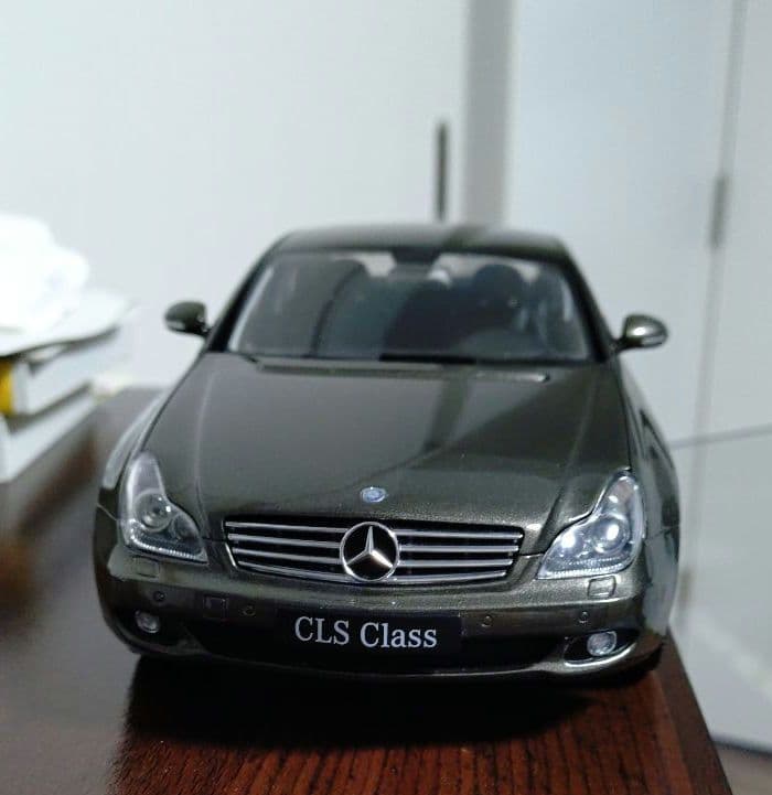 ミニカー 京商 KYOSHO 1/18 メルセデスベンツ CLS ダークグレー