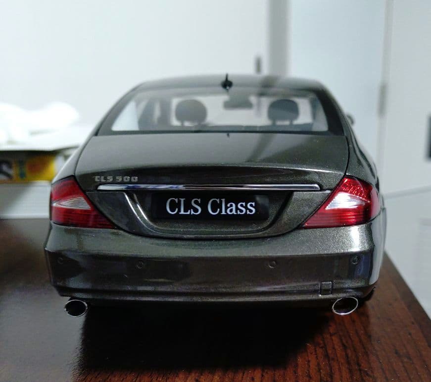 ミニカー 京商 KYOSHO 1/18 メルセデスベンツ CLS ダークグレー