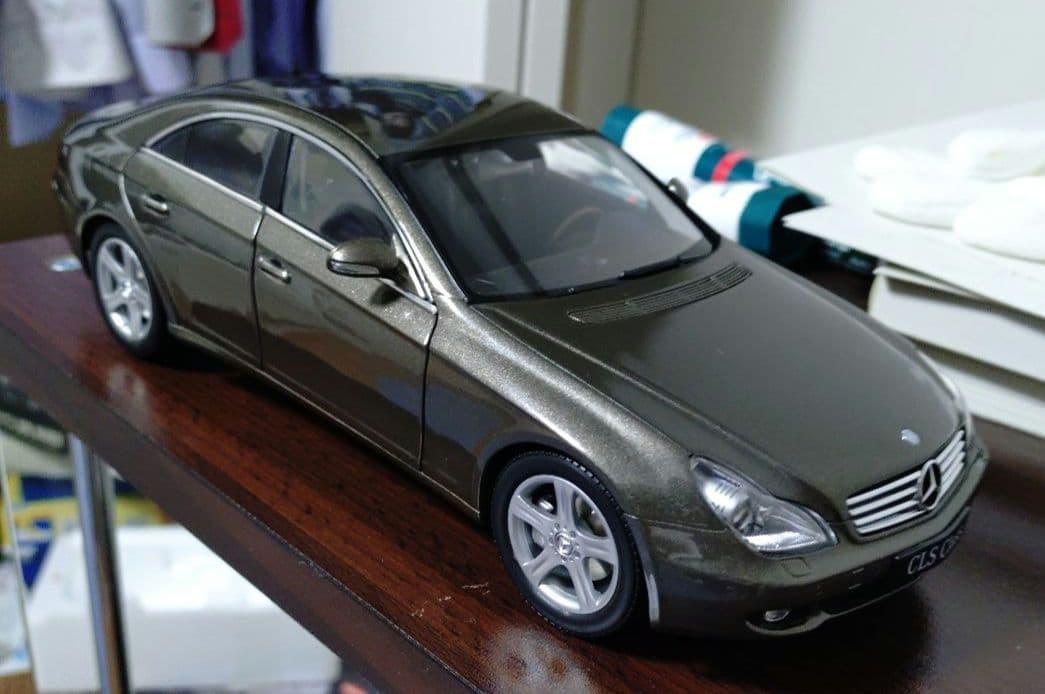 ミニカー 京商 KYOSHO 1/18 メルセデスベンツ CLS ダークグレー