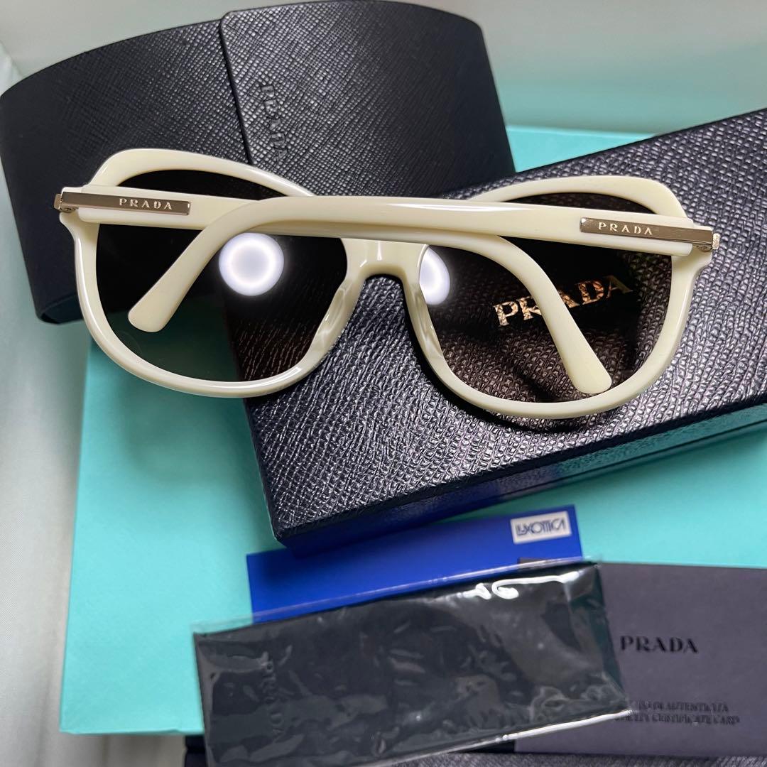 【PRADA】新品　サングラス