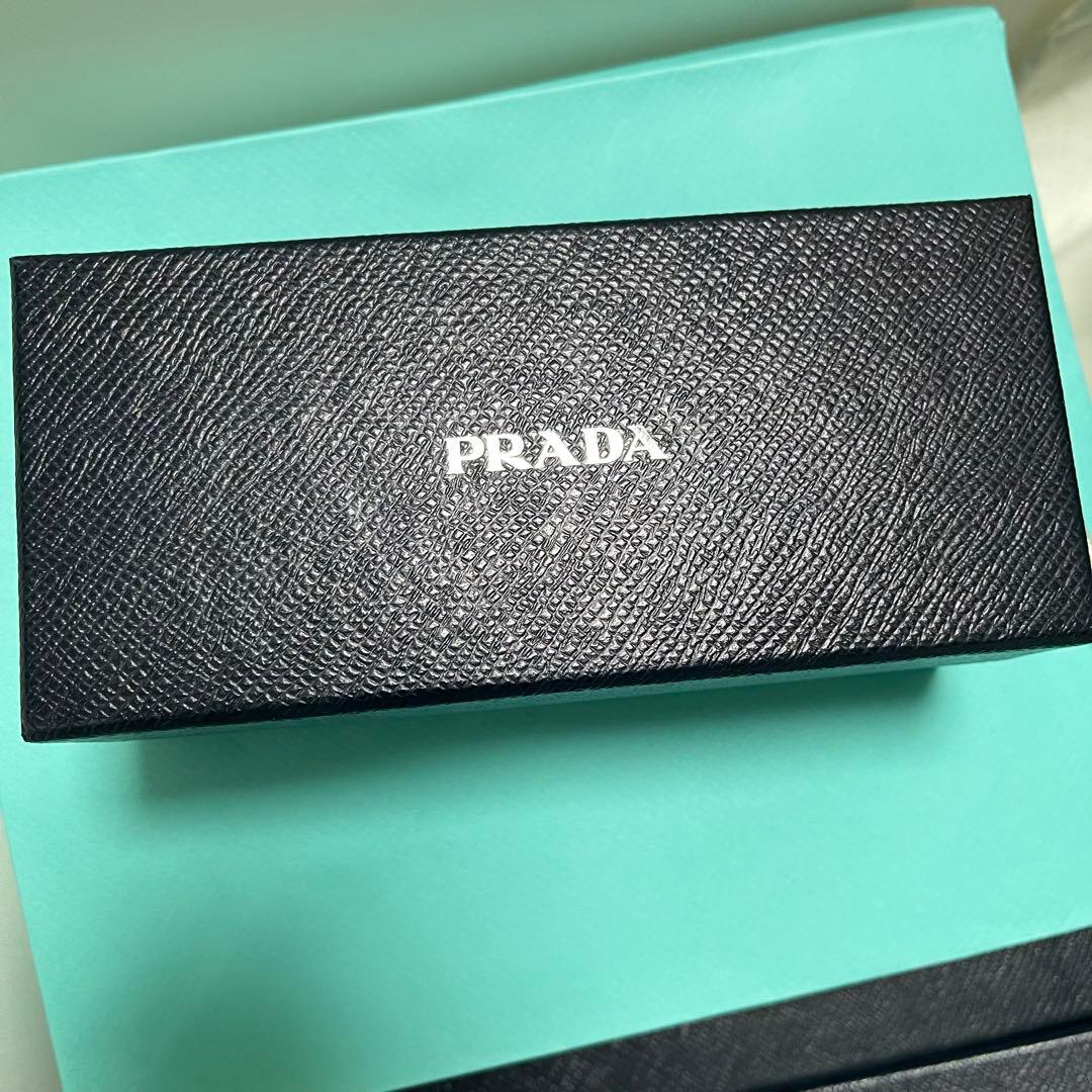 【PRADA】新品　サングラス