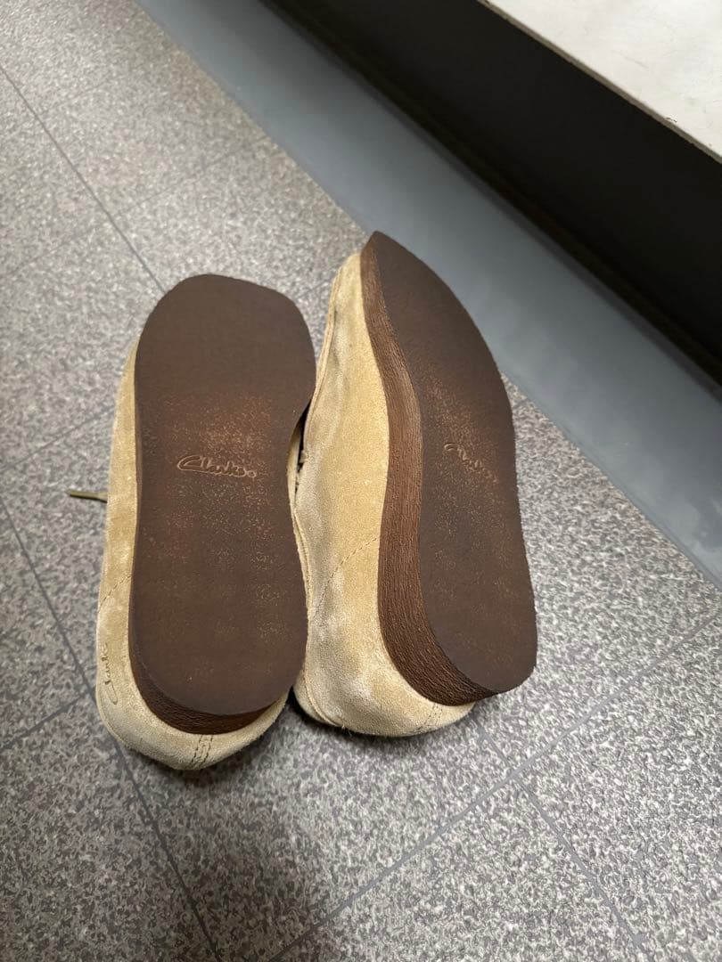 Clarks ワラビー2 ベージュ スエード ローファー