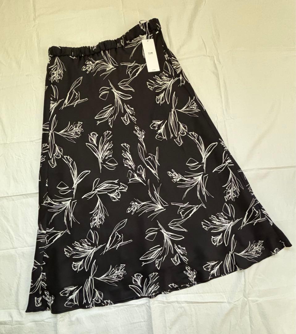 《新品》23区　ラインフラワープリントラインスカート
