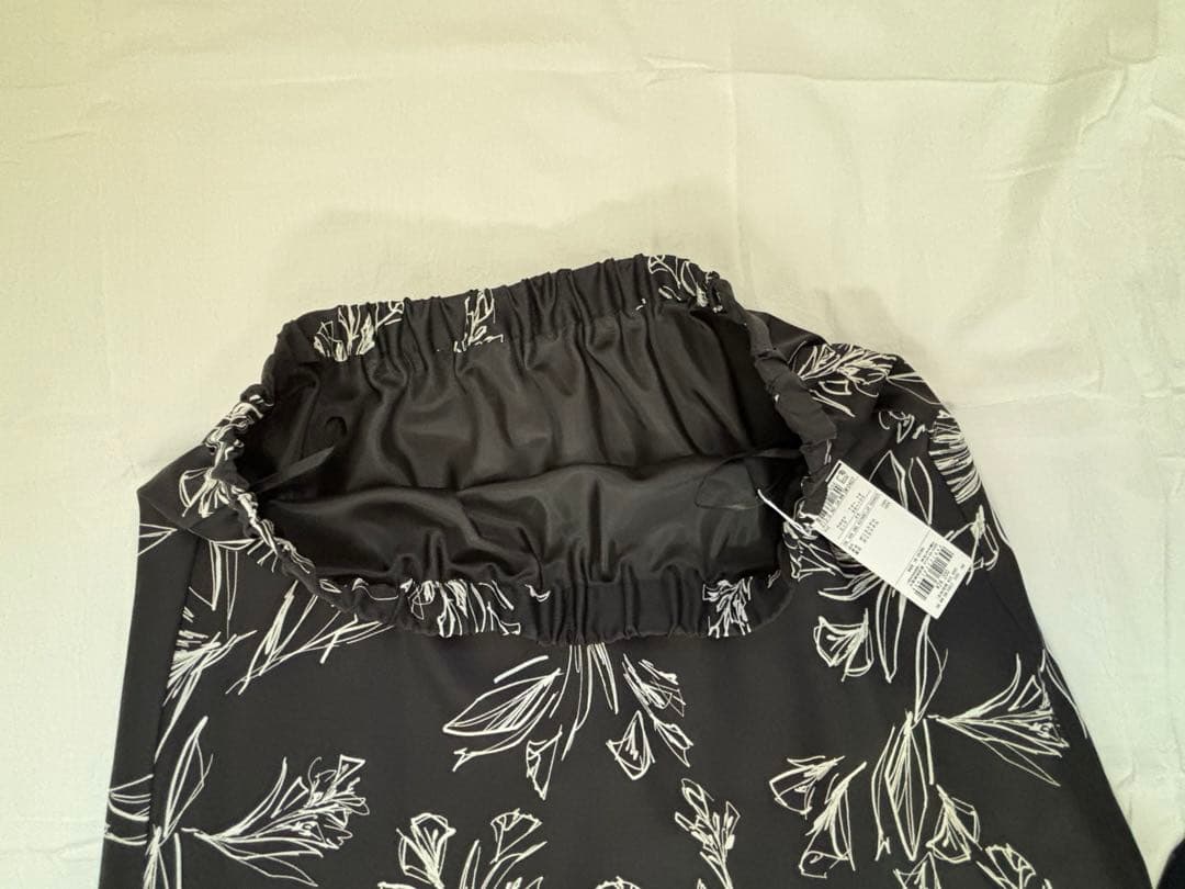 《新品》23区　ラインフラワープリントラインスカート