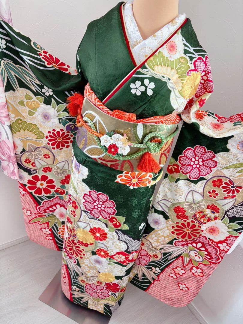 新品　正絹豪華振袖フルセット　王道古典柄　緑　駒刺繍　金彩　成人式に