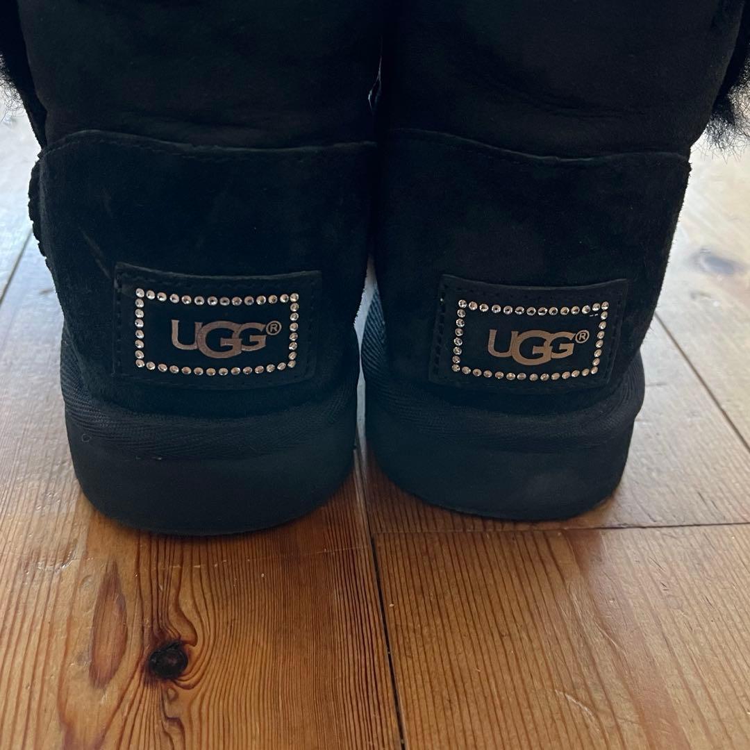 UGG ムートンブーツ　ブラック　クリスタルボタン付き　24センチ