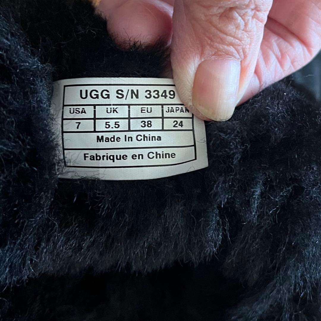 UGG ムートンブーツ　ブラック　クリスタルボタン付き　24センチ