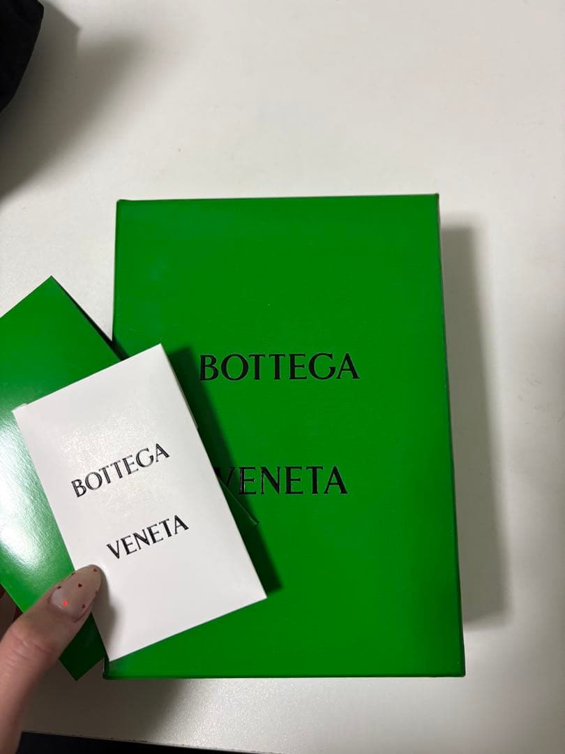 BOTTEGA VENETA ブラック二つ折り財布