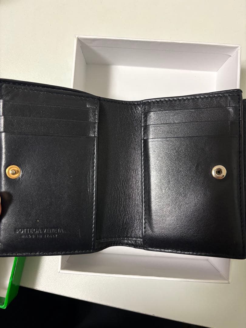 BOTTEGA VENETA ブラック二つ折り財布