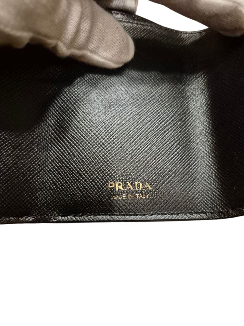 ＰＲＡＤＡ　プラダ　サフィアーノ　三つ折り財布 a