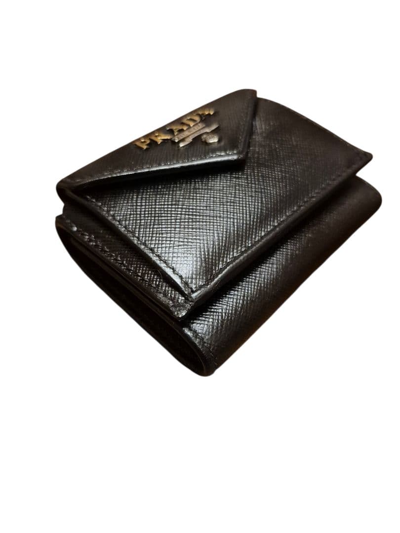 ＰＲＡＤＡ　プラダ　サフィアーノ　三つ折り財布 a