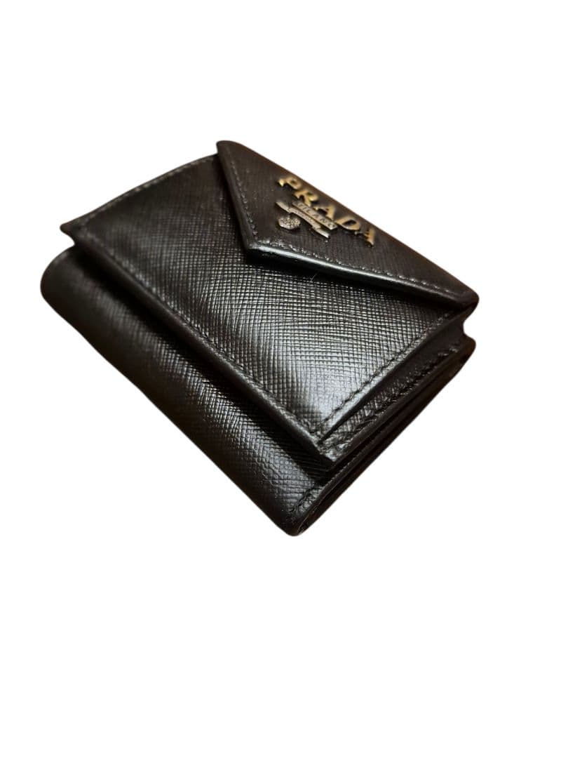ＰＲＡＤＡ　プラダ　サフィアーノ　三つ折り財布 a