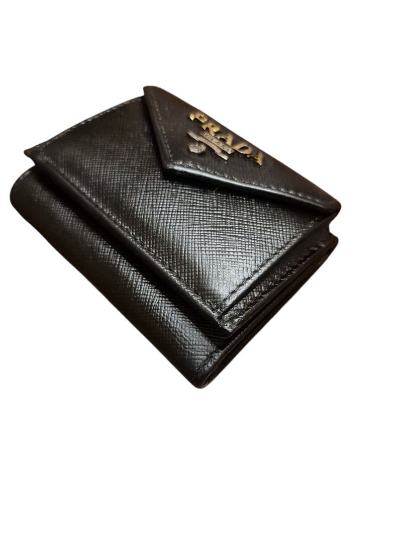 ＰＲＡＤＡ　プラダ　サフィアーノ　三つ折り財布 a