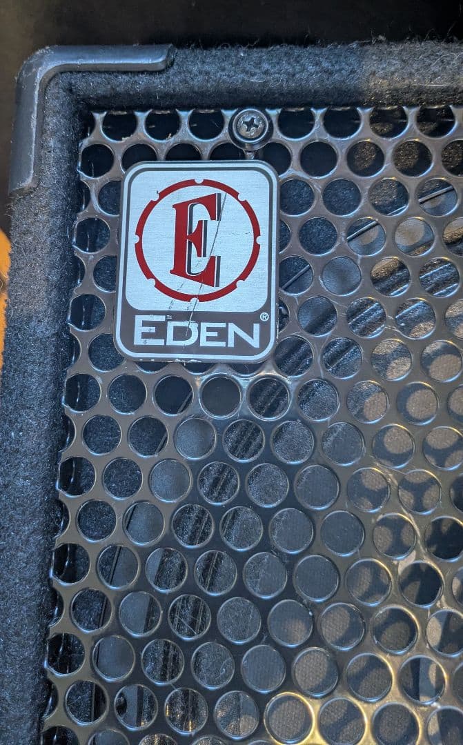 EDEN ベースアンプ　キャビネット EX1128 300W　8Ω 軽量