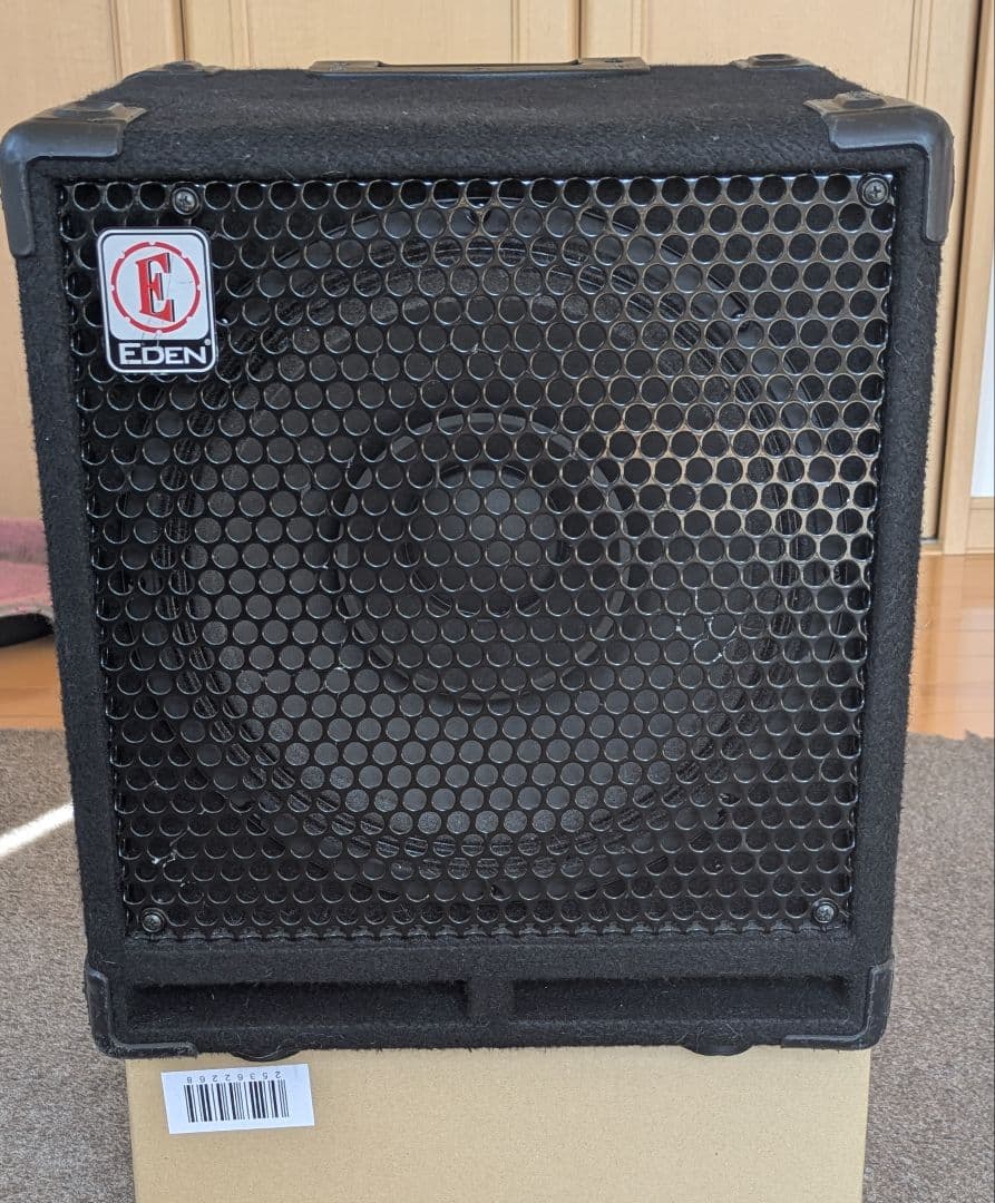 EDEN ベースアンプ　キャビネット EX1128 300W　8Ω 軽量