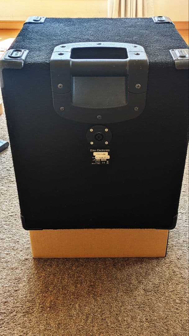 EDEN ベースアンプ　キャビネット EX1128 300W　8Ω 軽量