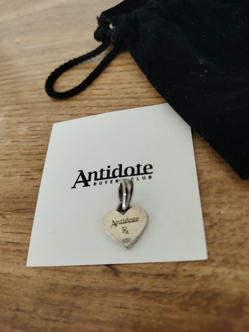 Antidote Buyers Club ハート型ペンダントヘッド