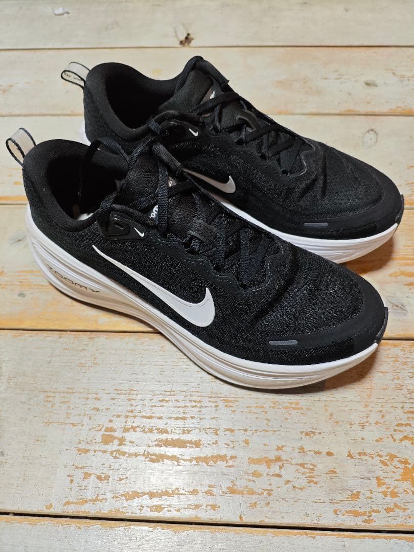 NIKE VOMERO PLUS　27.5cm