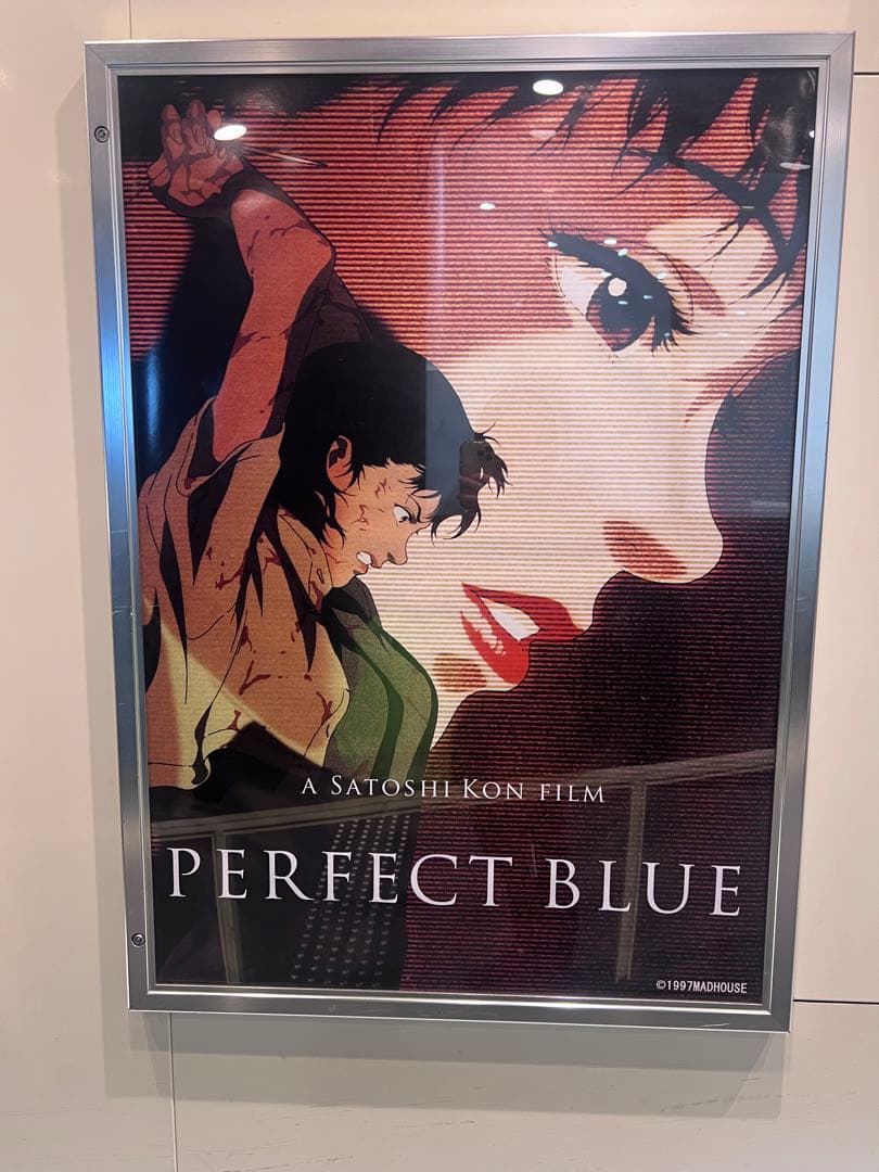 kon‘sシアター Tシャツ ホワイト パプリカ PERFECT BLUE