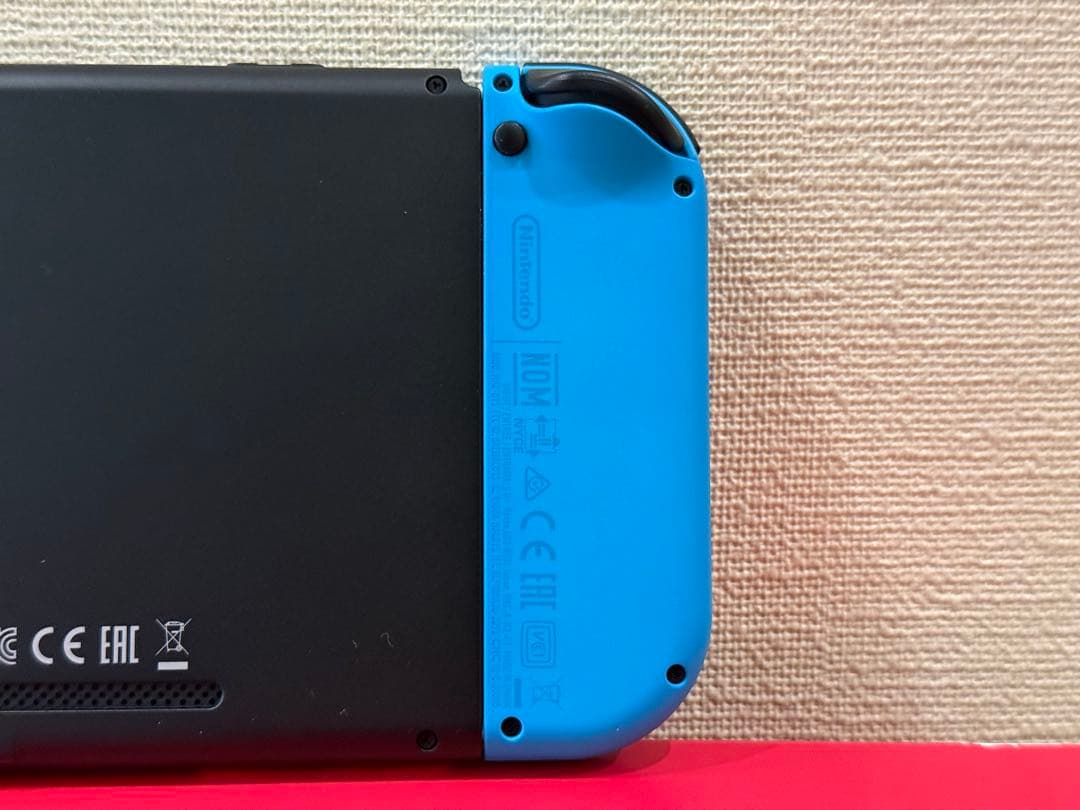 【中古美品】任天堂ニンテンドースイッチSwitch ネオンブルー・レ本体