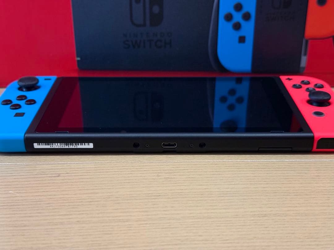 【中古美品】任天堂ニンテンドースイッチSwitch ネオンブルー・レ本体