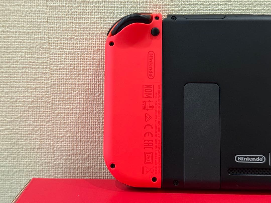 【中古美品】任天堂ニンテンドースイッチSwitch ネオンブルー・レ本体
