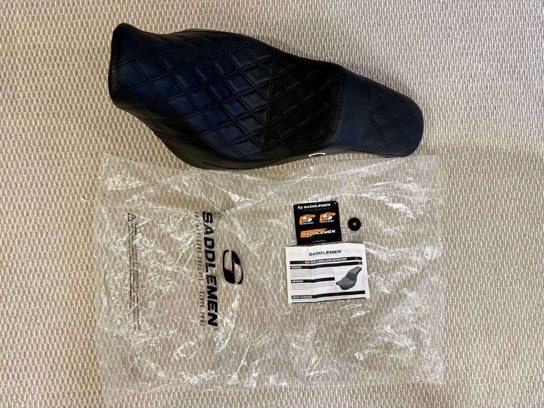 美品 中古 【SDC × Saddlemen】パフォーマンスグリッパーシート