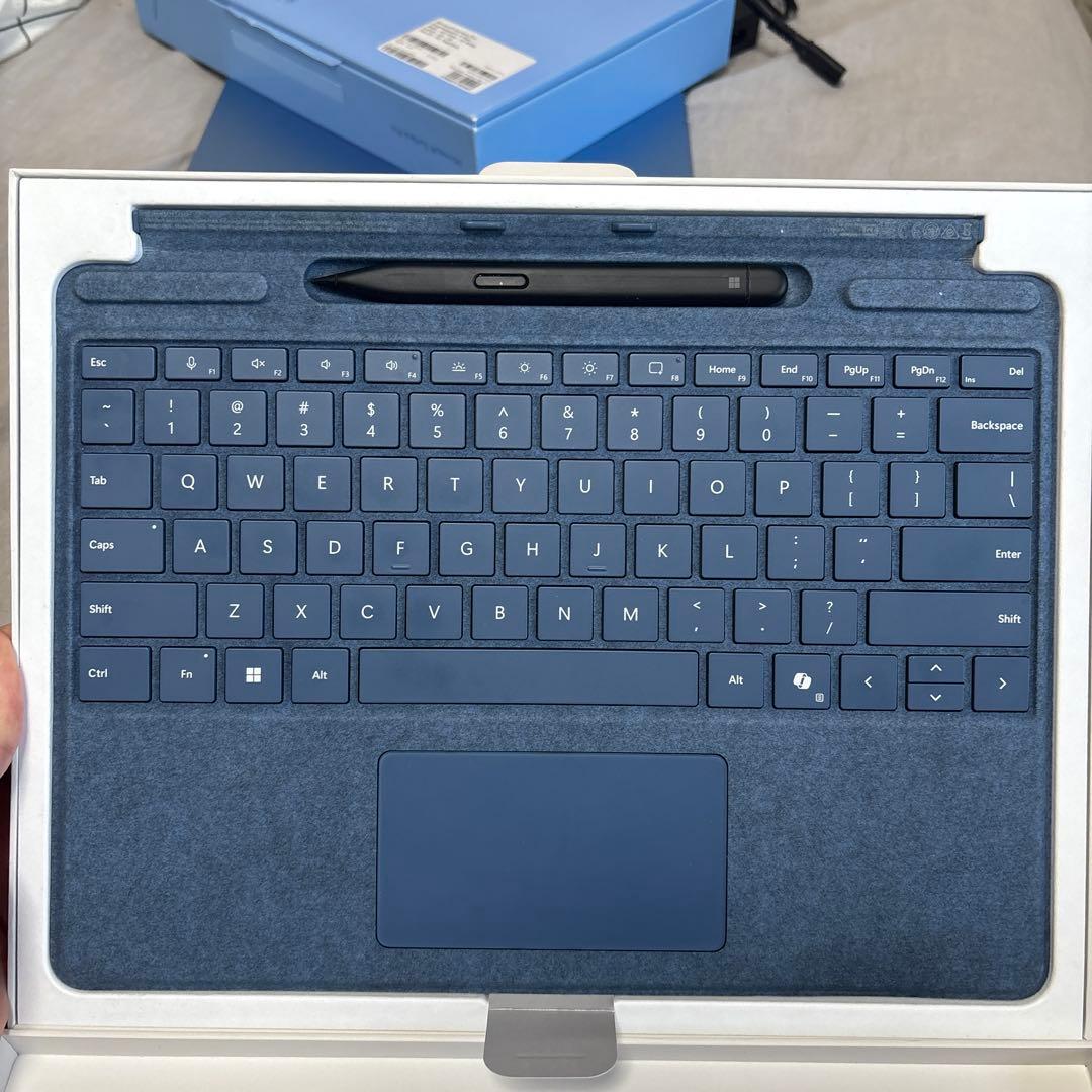 Microsoft Surface Pro Windows 11本体&キーボード