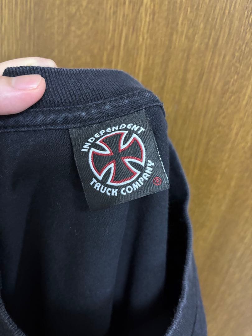 【激安】INDEPENDENT Tシャツ