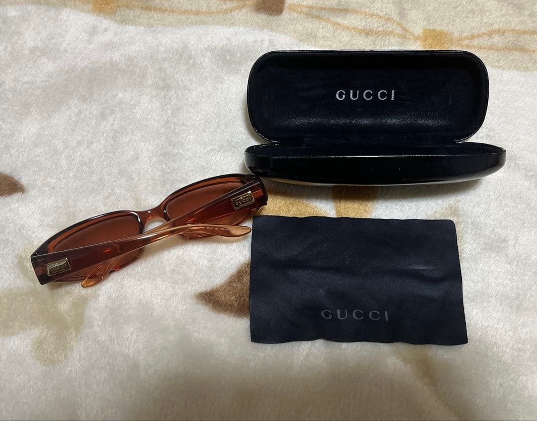 GUCCI グッチ　サングラス ケース付き