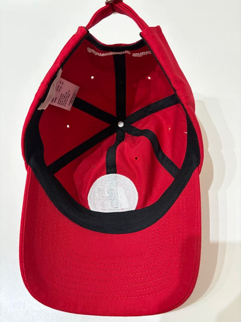 gadid anoniem キャップ 赤